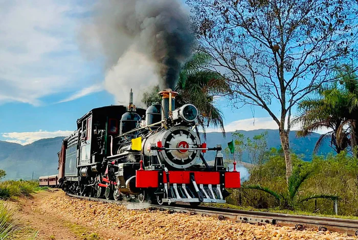 O trem entre São João del-Rei e Tiradentes