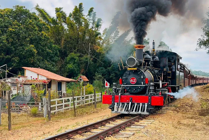 O trem entre São João del-Rei e Tiradentes